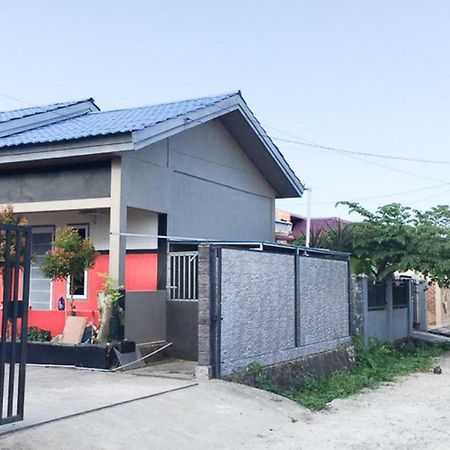Hotel Reddoorz @ Simpang Lima Jupiter Sorong Exterior foto