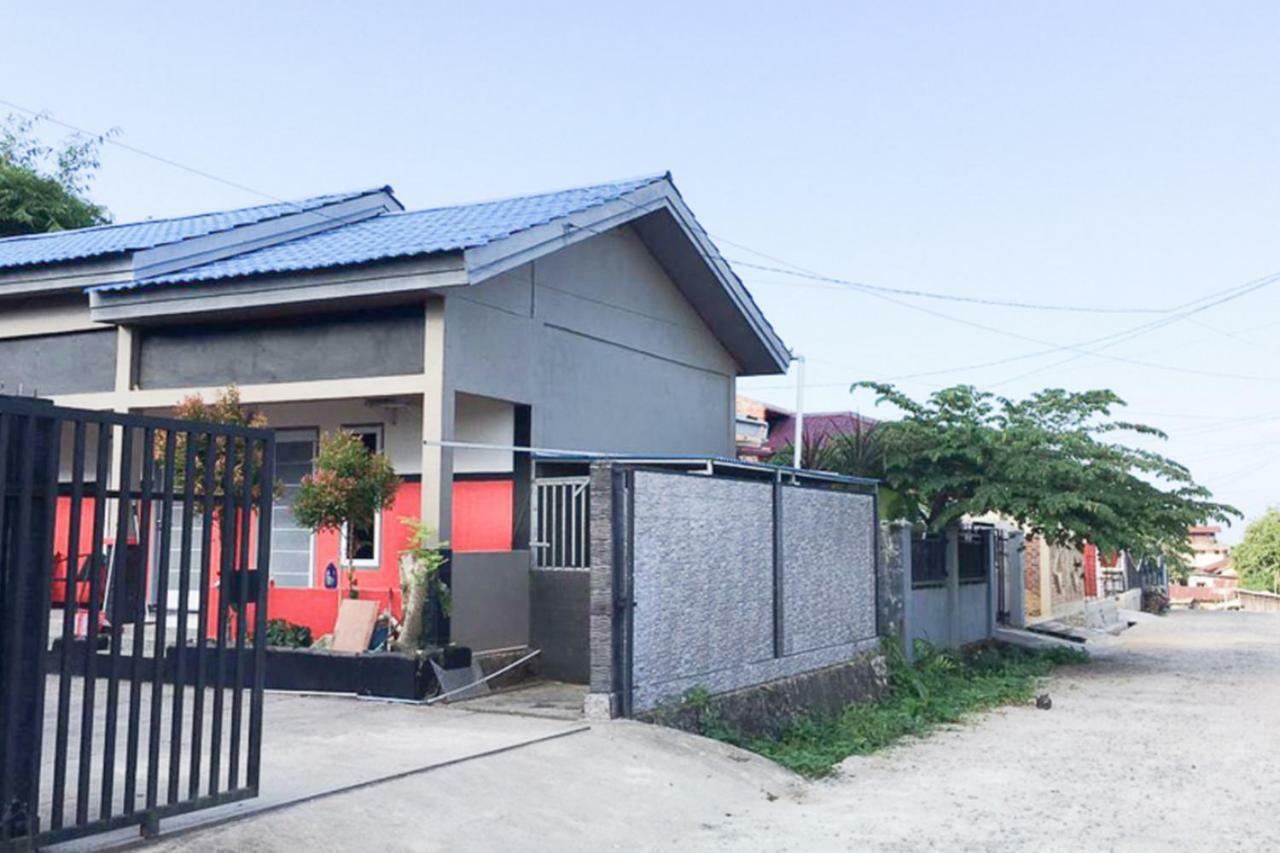 Hotel Reddoorz @ Simpang Lima Jupiter Sorong Exterior foto
